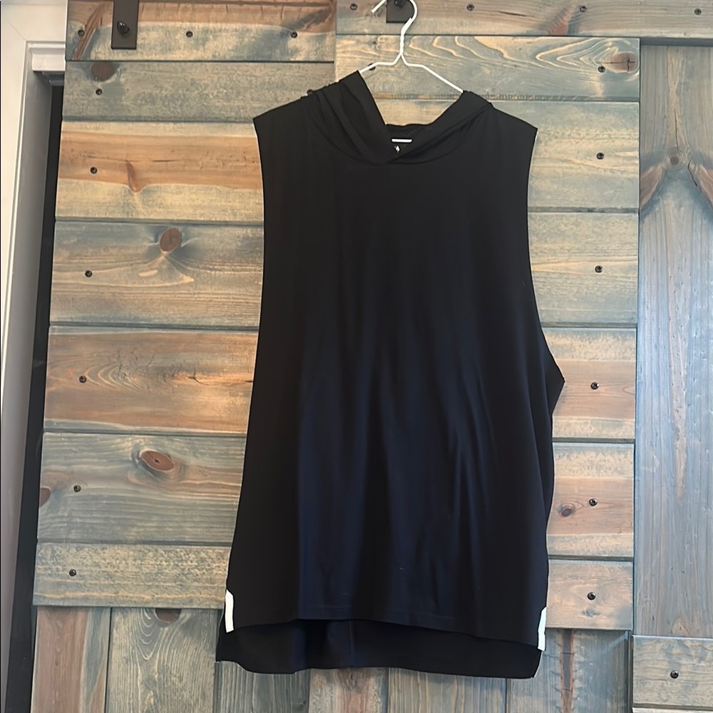 ZYIA Black Sleeveless Tank Top